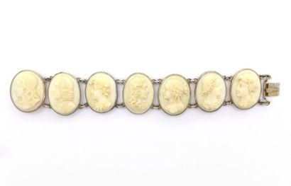 null BRACELET CAMES in 925 silver holding seven portraits of men and women in profile...