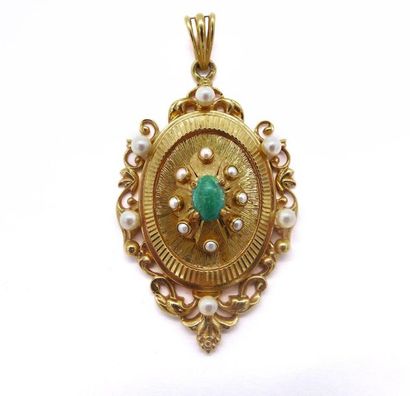 null 18K yellow gold PENDANT holding 14 white pearls (untested) and a green stone...