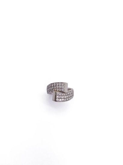 null RING TOI ET MOI in 18K white gold adorned with sixty brilliant-cut diamonds....