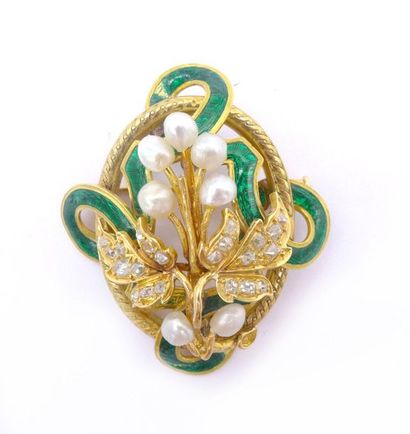 null 18K yellow gold brooch presenting a spray of flowers in white pearls (untested)...