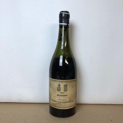 null 1 bouteille MUSIGNY 1947 C.Marey & Cie Liger-Belair (niveau 8,5 et 9cm, étiquette...