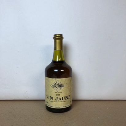 null 1 bouteille JURA 1982 Vin jaune Château Chalon (niveau léger bas, étiquette...