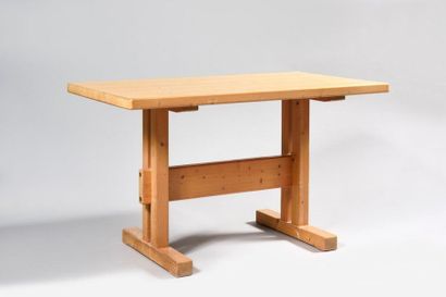 null Selection of CHARLOTTE PERRIAND (1903-1999) for the ARC 1 800 Rectangular pine...