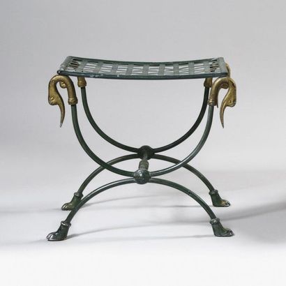 null WORK IN THE TASTE OF THE 1940's Swan neck "ixe" stool with lion's feet in cast...