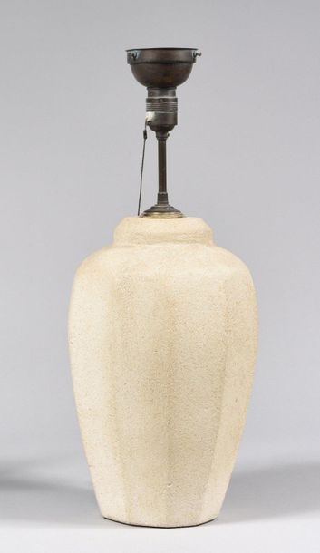 null WORK OF THE 1930's Ovoid plaster paneled lamp Period electrical system Height:...