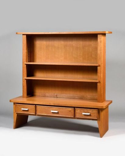 null RENE GABRIEL (1890-1950) RG 17 Oak veneer bookcase with three shelves on a low...
