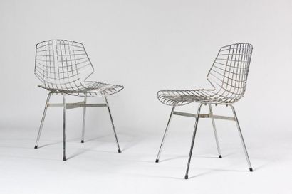 null Pair of chromed metal wire "lattice" chairs Height: 73 cm - Width: 52 cm - Depth:...
