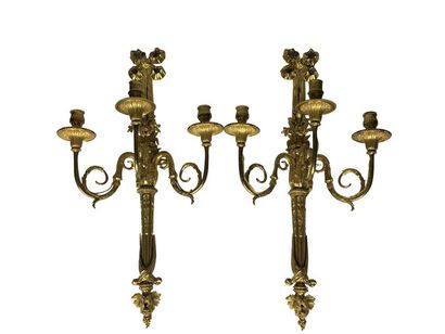 null Important Pair of ormolu and chiselled bronze sconces with three moving light...