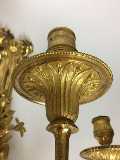 null Important Pair of ormolu and chiselled bronze sconces with three moving light...