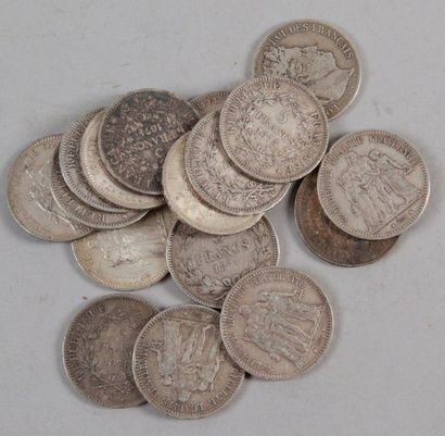 null Lot de dix-sept pièces en argent de 5 Fr : 1 pièce de 1837 au profile de Louis...