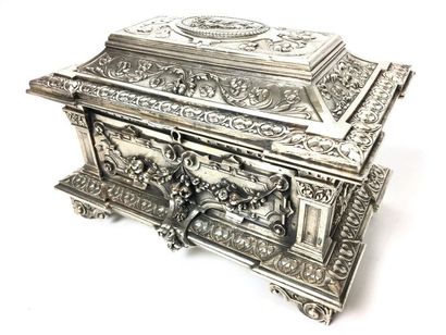 null Léopold OUDRY EDITOR Large rectangular silver-plated metal case richly decorated...