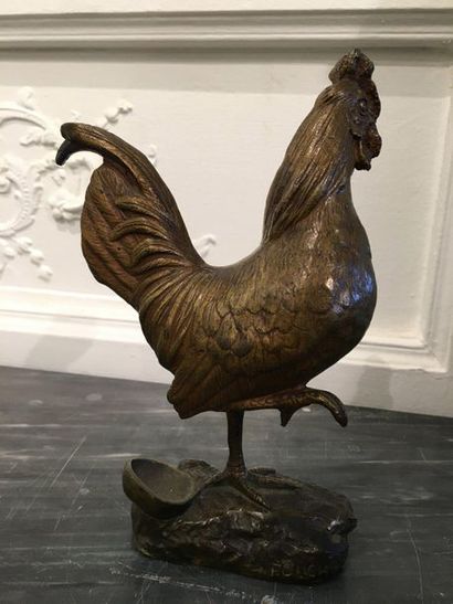 null F. FOUCHER (XXè siècle) Coq Bronze doré et patiné signé sur la terrasse Hauteur...