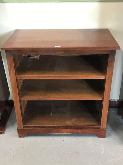 null Piece of furniture with supporting height opening by four doors and two drawers....