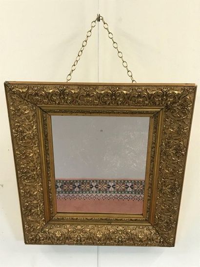 null Miroir de style Régence en bois et stuc doré. 61 x 53 cm

XIXème