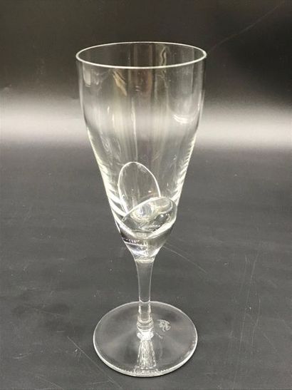 null DAUM FRANCE

Serving part of crystal glassware

- 4 flutes

- 6 wine glasses

-...
