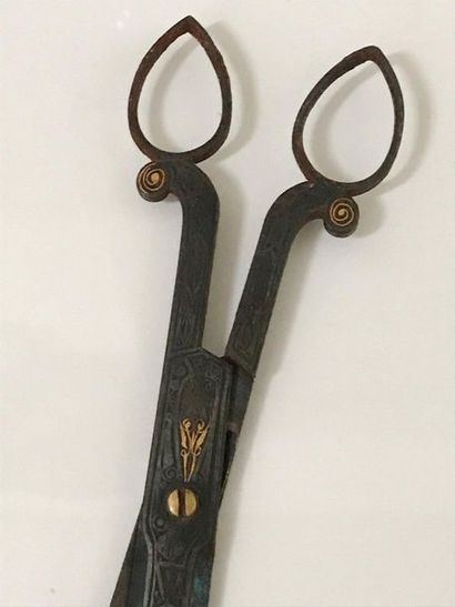 null Pair of Ottoman calligrapher's scissors in damascened and blued steel with geometric...