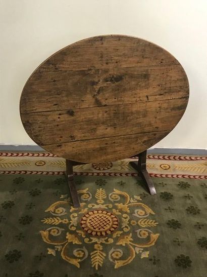 null Winegrower's table 

made of natural wood, movable round tray.

Good condit...