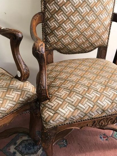 null Pair of Regency style armchairs in carved wood, Queen's backrest

Good condition

Height...