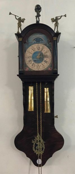 null Horloge murale anglaise

Deux poids

Coffre en bois, ornements de laiton doré....