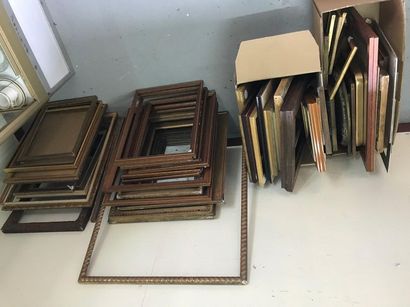 null Large batch of frames 

Small and medium formats 

As it stands

Approx. 50...