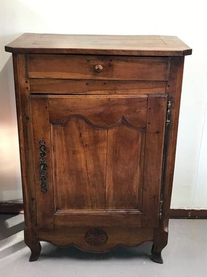 null JAMMER

in walnut with a drawer and a door. 

XIXth century

Height 114 W. 80...