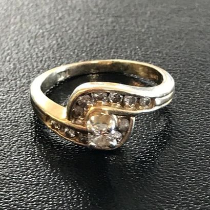 null RING in 14k yellow gold with white stones. 

TDD: 50

PB: 3.10g
