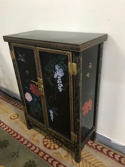 null Small Chinese lacquered wooden furniture with flowers and birds decoration opening...