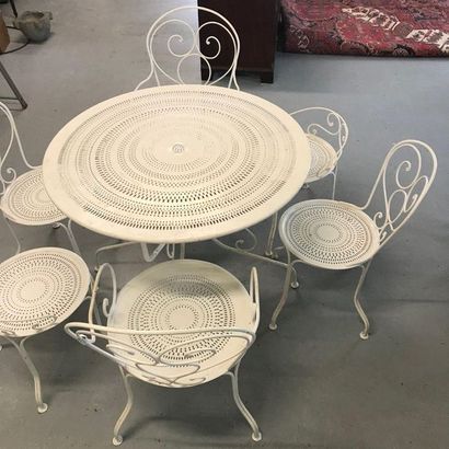 null White lacquered wrought iron garden furniture

One table, two armchairs, two...