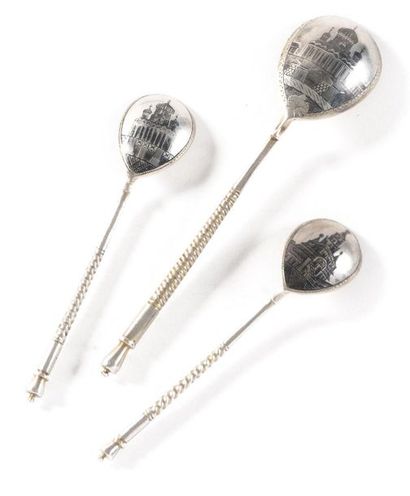 null Three spoons with views of Moscow

Silver, vermeil, chern

Punchings: СКЛ (Levin...