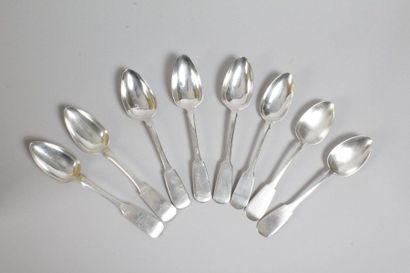 null LOT of 8 tablespoons

Engraved silver

Punches of different masters

517 gr,...