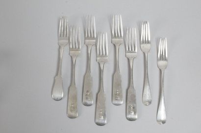 null LOT de 8 fourchettes

Argent, ciselure

Poinçons : I. S. , 1864, Malez, 84,...