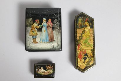 null Lot de 3 boîtes décorées de scènes tirées des contes populaires russes

Papier...