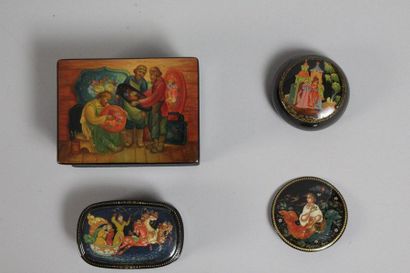 null Set of 3 boxes and a brooch decorated with images of Russian folklore

Lacquered...