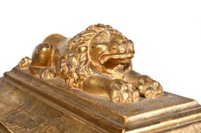 null Large gilded wooden box, decorated with scrolls and mascarons, the lid decorated...