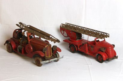 null Deux voitures de pompier, grande échelle:

V.B. (Victor Bonnet) Camion porte...