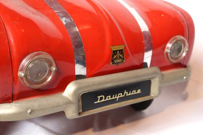 null Pedal car Dauphine 1093 from Devillaine

Pedal car type Dauphine 1093 by Devillaine....