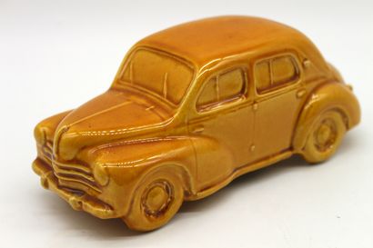 null Renault 4 CV in earthenware

4 hp in Moustiers earthenware, tinted light beige....