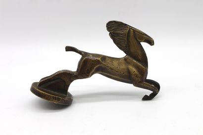 null Raiser Horse

Automobile subject signed C.Darel, silver bronze. Accidents and...