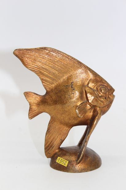 null BOURCART

Scalar Fish

Mascot signed Bourcat. Silver-gilt bronze. H: 11 cm.
