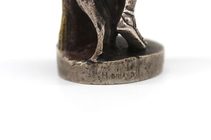 null Diane Chasseresse

Mascot signed H. Briand, silver bronze. H: 11,5 cm.
