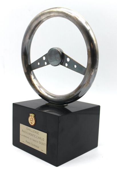 null Trophée Jean Luc Thérier, vainqueur de la Ronde Cévenole 1973

Trophée figurant...