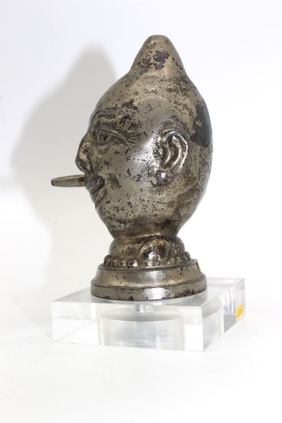 null Lemon Smoker

Mascot signed by Publisher H. Briand in Paris. Composed metal....