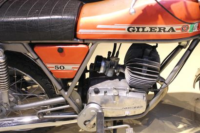 null Cyclomoteur Gilera sport 50 cc.

Cyclomoteur Gilera 49,8 cc. à vitesses par...
