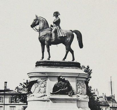 NIEUWERKERKE (de) Emilien (1811-1892) « L'Empereur Napoléon Ier cheval » Statue equestre...