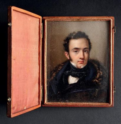 Ecole française du XIXè siècle. Vers 1830 « Portrait en buste d'un aristocrate en...