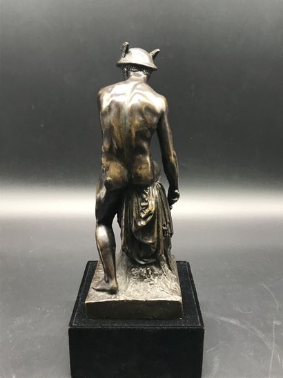 null Sujet en bronze à patine brune 

HERMES

d'après Thorvaldsen

H. 27 cm
