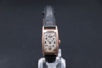  WALTHAM Premier, Freemasonic N°470723, circa 1930 Gold-plated shaped wristwatch,...