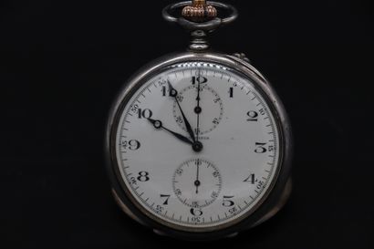 null LONGINES N° 2291186, vers 1910. Beau chronographe de gousset en argent, cadran...