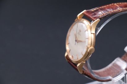 null OMEGA, Automatic Circa 1950 Ref: 11222576 Men's automatic bumpers watch in 18K...