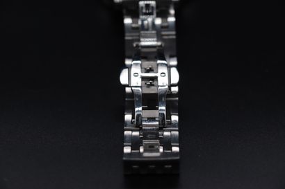 null BULOVA 63A126 Circa 2010. Réf : 99095109/C8601061/B4 Montre en acier inoxydable...